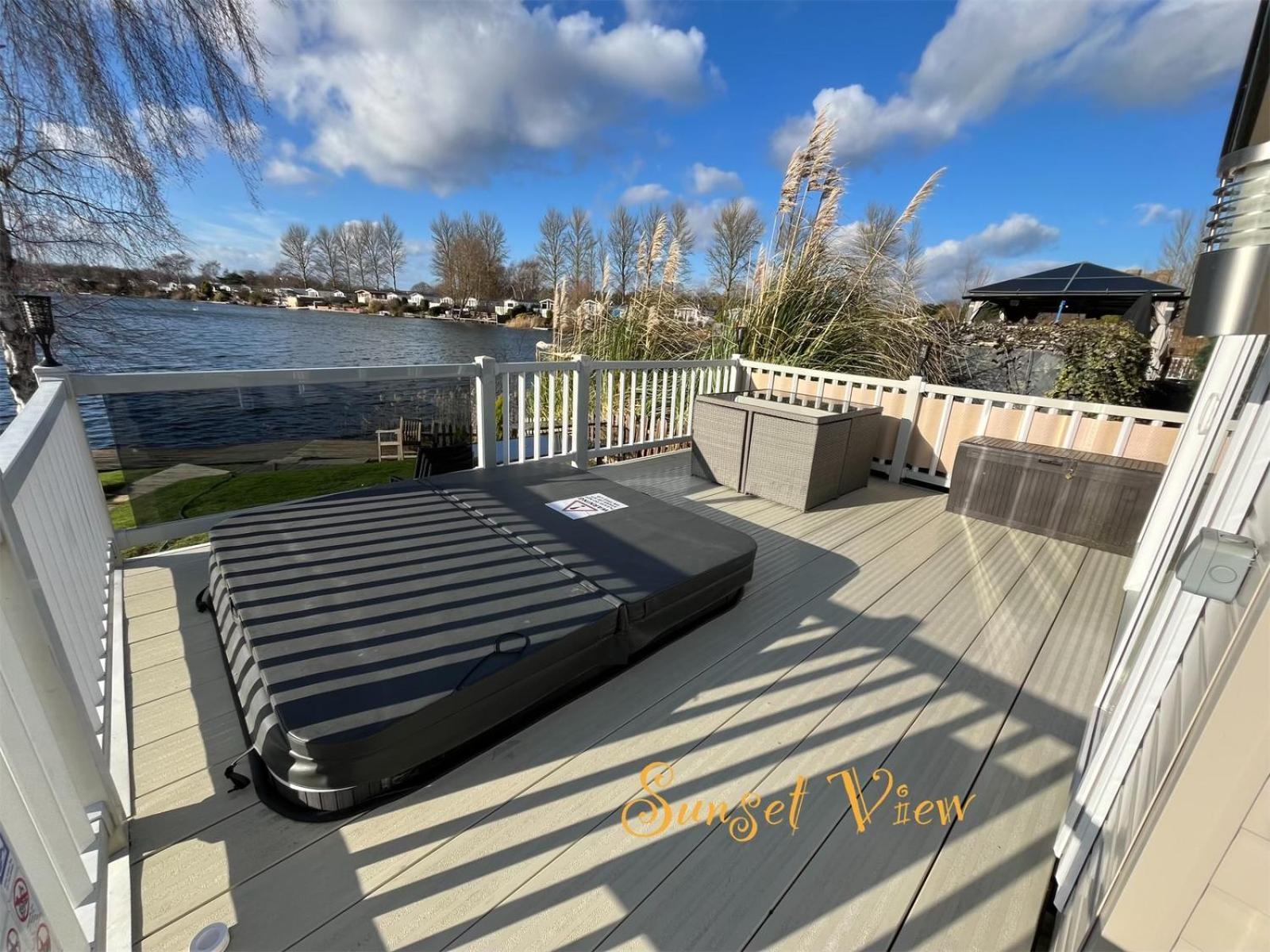 Tattershall Lakes Sunset View Caravan Lakeside, Hot Tub, Garden, Private Fishing Peg & Wifi ภายนอก รูปภาพ