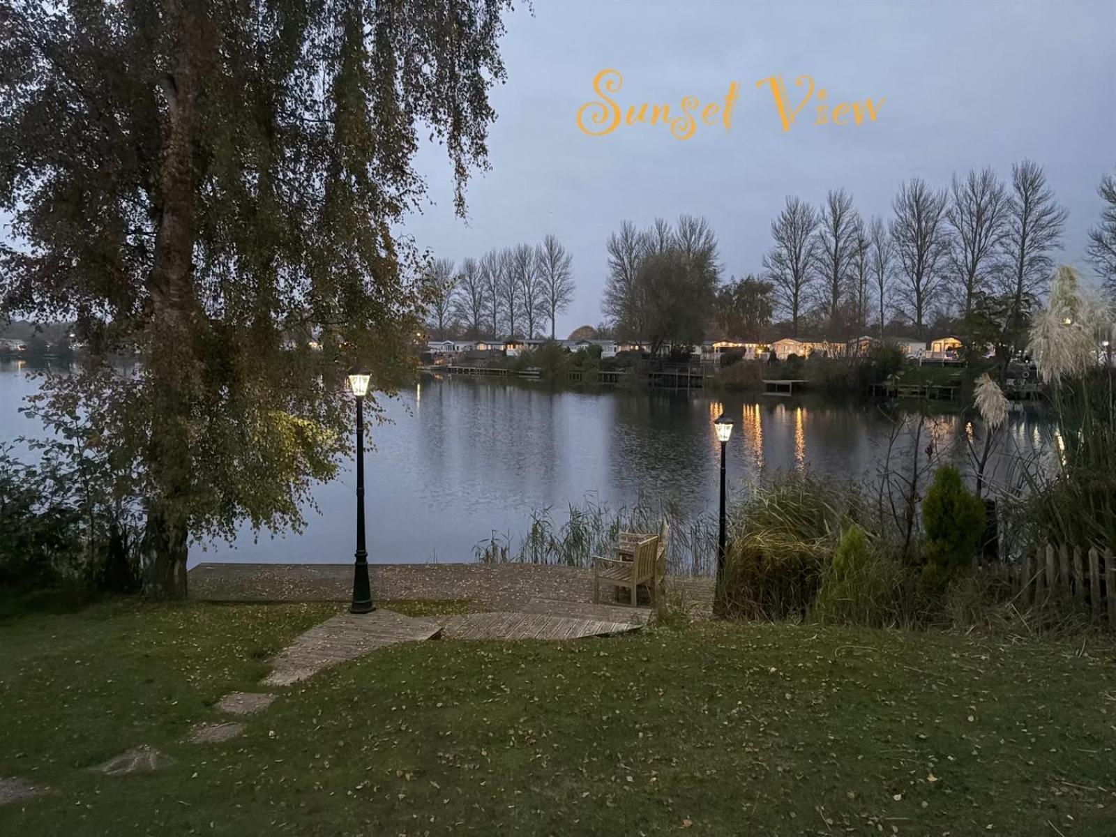 Tattershall Lakes Sunset View Caravan Lakeside, Hot Tub, Garden, Private Fishing Peg & Wifi ภายนอก รูปภาพ