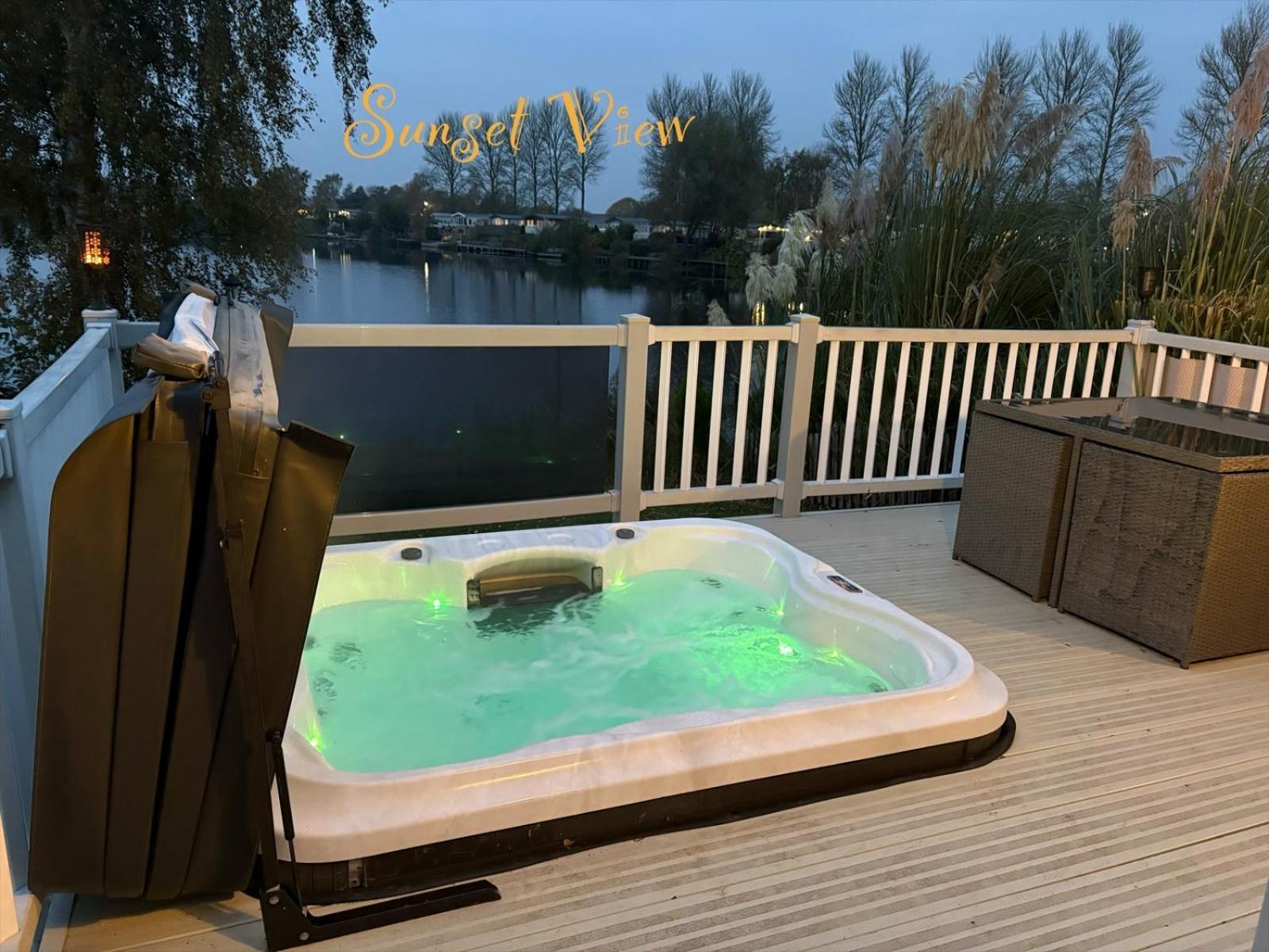 Tattershall Lakes Sunset View Caravan Lakeside, Hot Tub, Garden, Private Fishing Peg & Wifi ภายนอก รูปภาพ