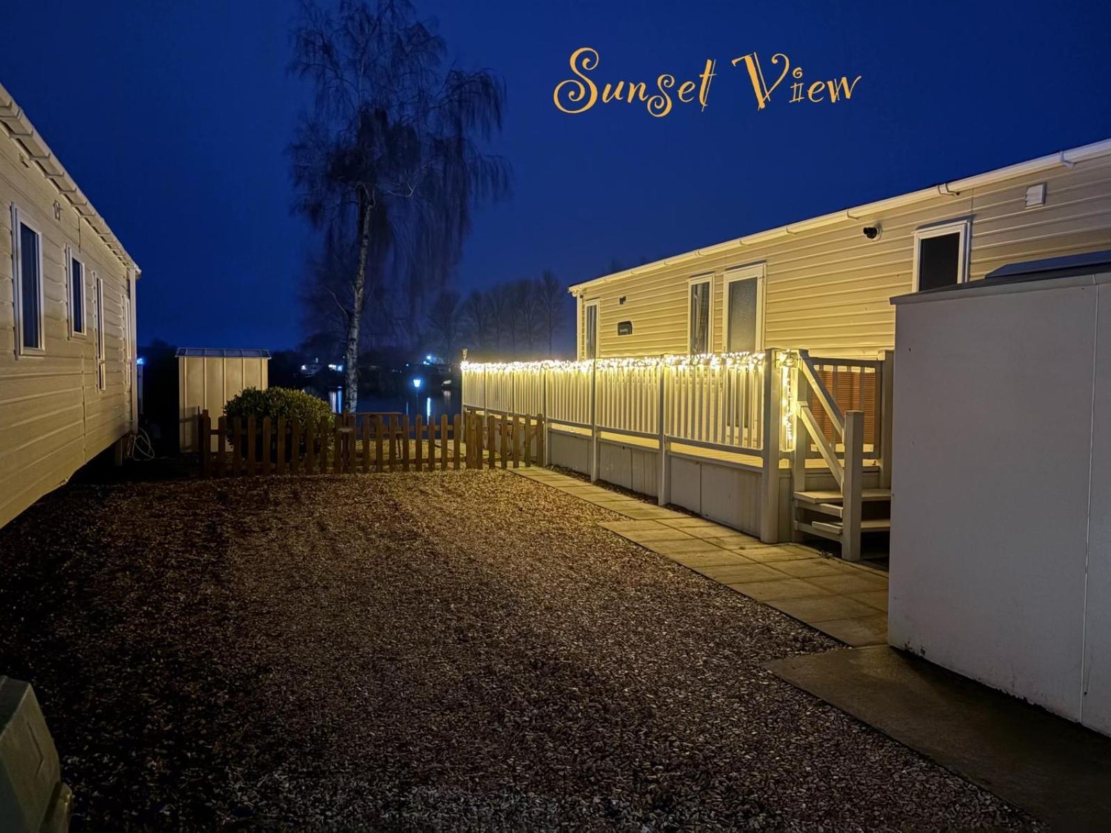 Tattershall Lakes Sunset View Caravan Lakeside, Hot Tub, Garden, Private Fishing Peg & Wifi ภายนอก รูปภาพ