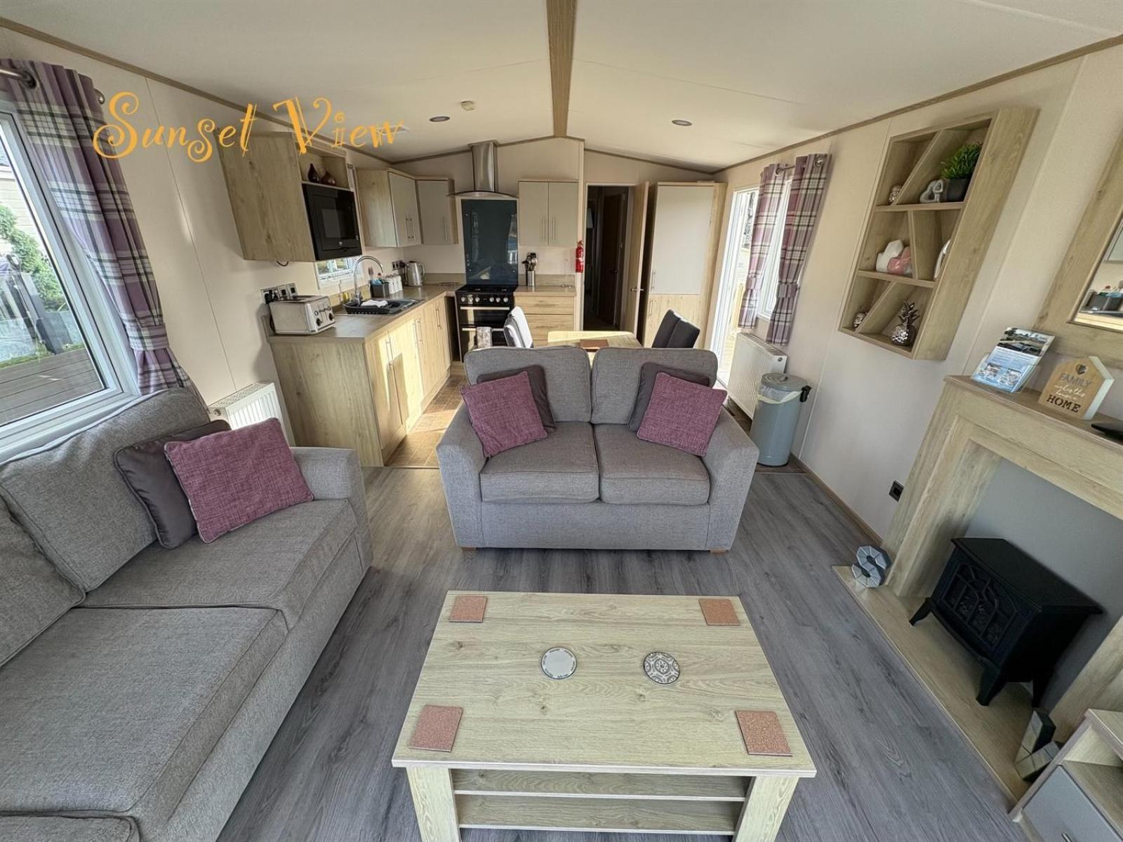 Tattershall Lakes Sunset View Caravan Lakeside, Hot Tub, Garden, Private Fishing Peg & Wifi ภายนอก รูปภาพ