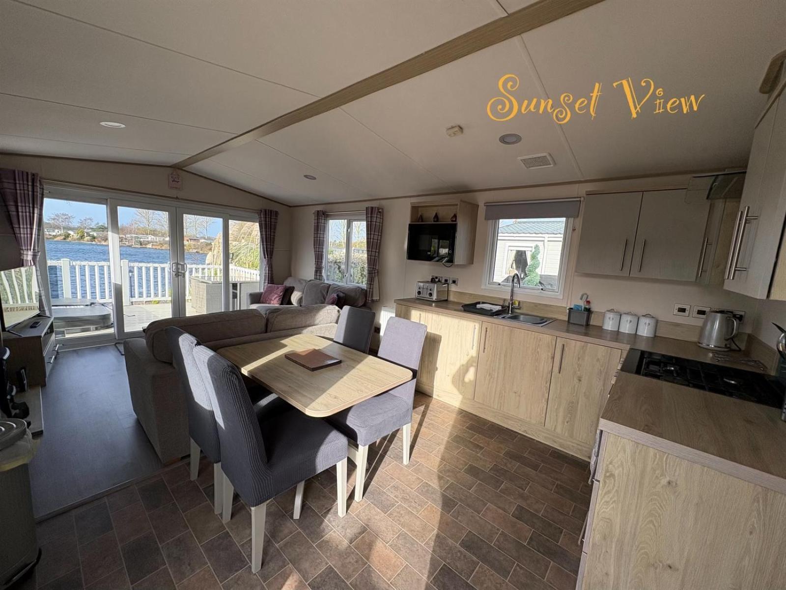 Tattershall Lakes Sunset View Caravan Lakeside, Hot Tub, Garden, Private Fishing Peg & Wifi ภายนอก รูปภาพ